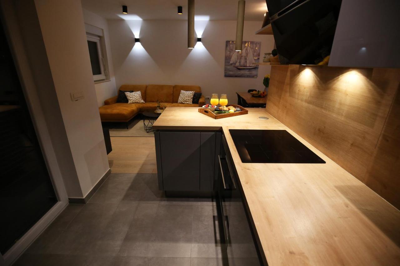 Esso Roof Terrace Apartment ซาดาร์ ภายนอก รูปภาพ