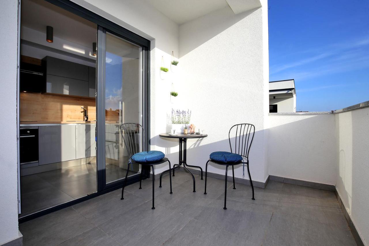Esso Roof Terrace Apartment ซาดาร์ ภายนอก รูปภาพ